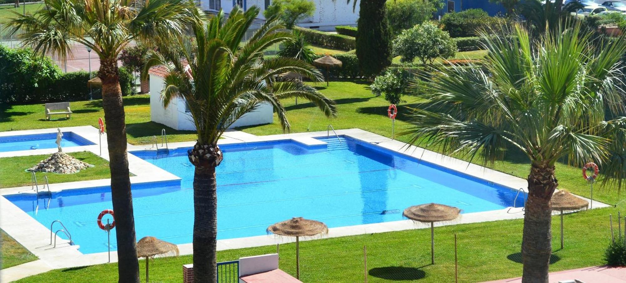Spacious 1 Bedroom Apartment, Beach Front, Torrox Costa Kültér fotó