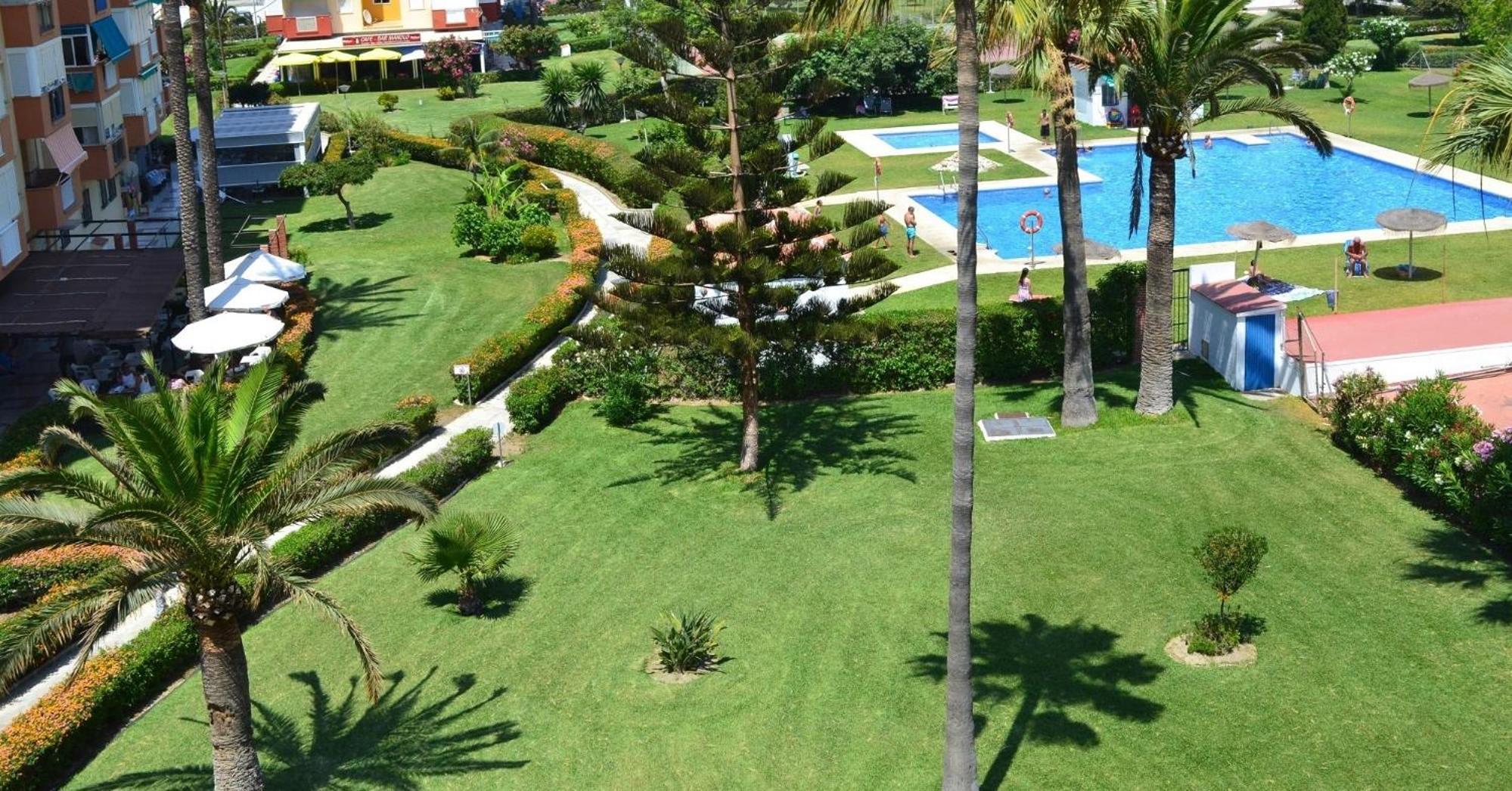 Spacious 1 Bedroom Apartment, Beach Front, Torrox Costa Kültér fotó
