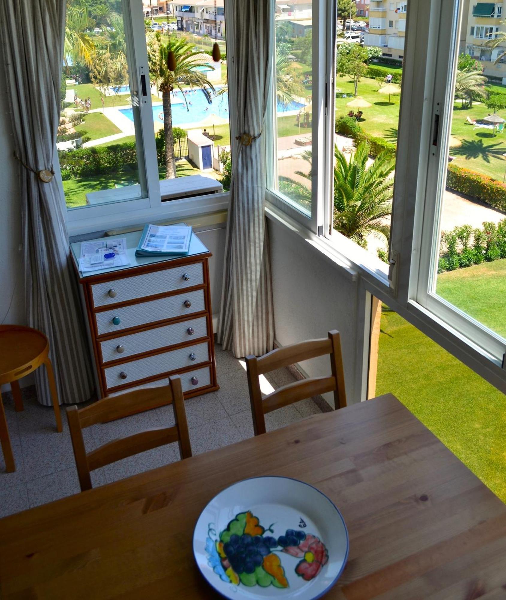 Spacious 1 Bedroom Apartment, Beach Front, Torrox Costa Kültér fotó